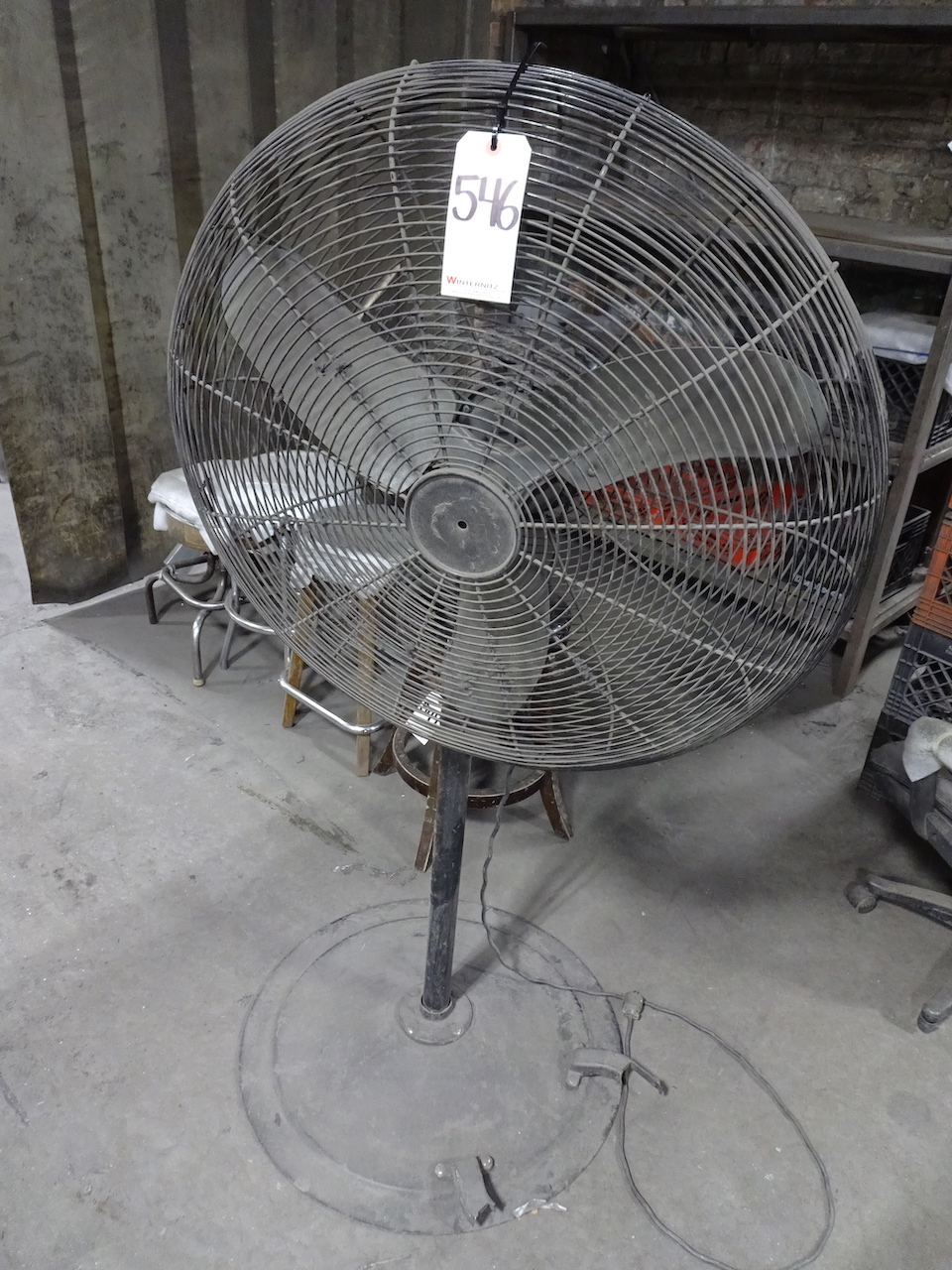 PEDESTAL FAN