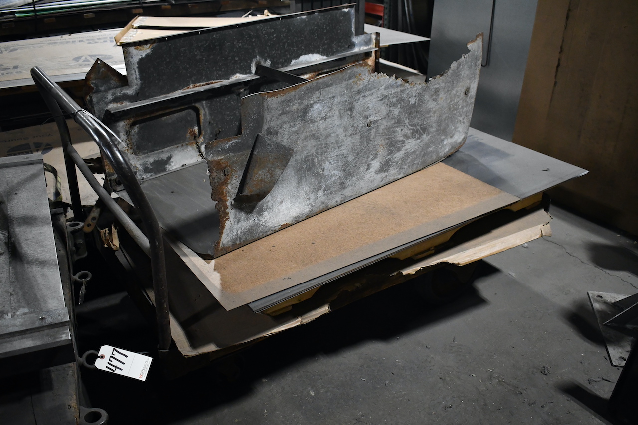 PLATFORM TRUCK (NO CONTENTS)