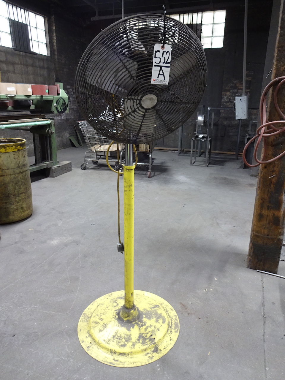 PEDESTAL FAN