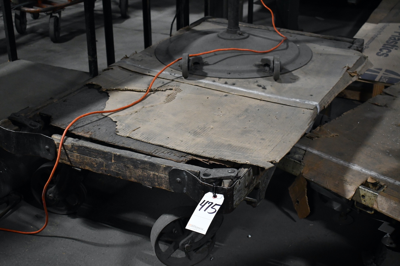 PLATFORM TRUCK (NO CONTENTS)