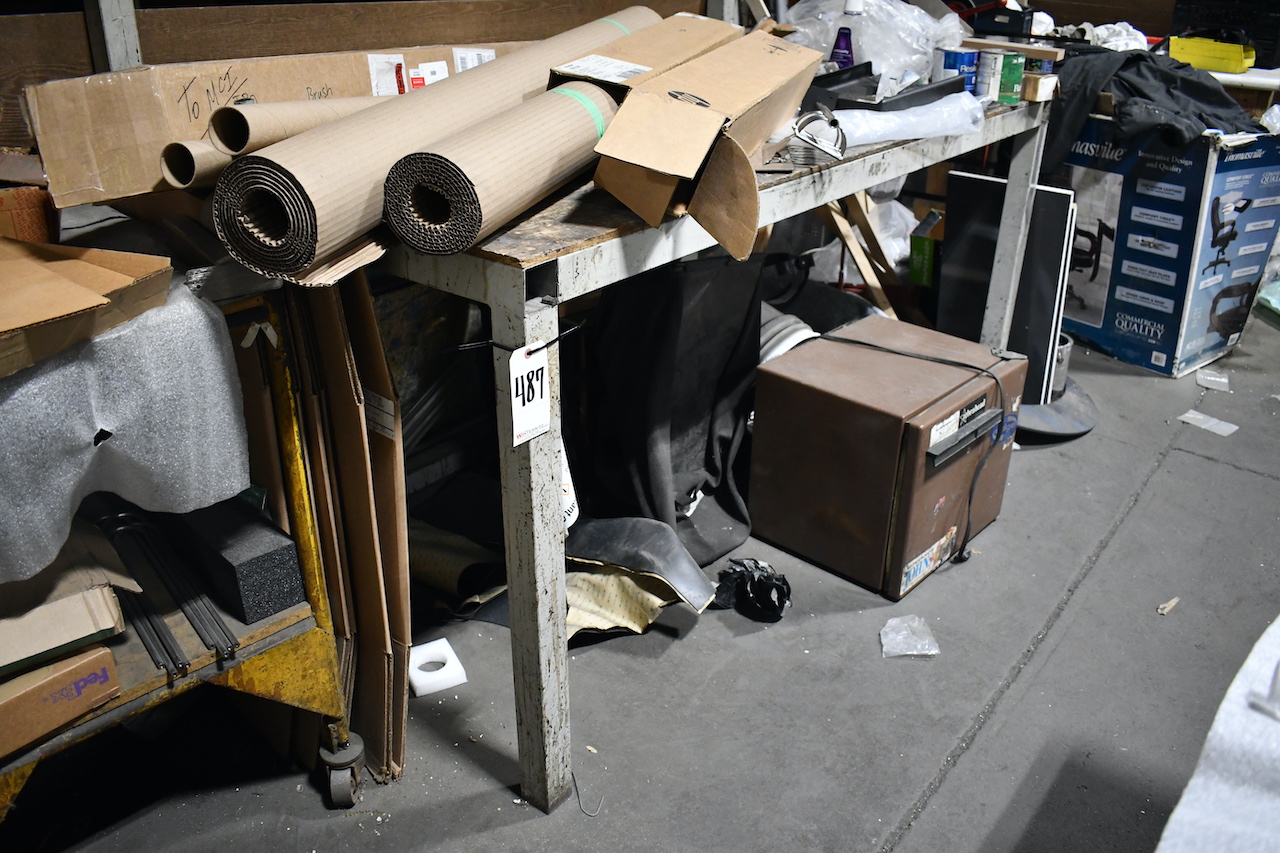 WOOD TOP SHOP TABLE (NO CONTENTS)