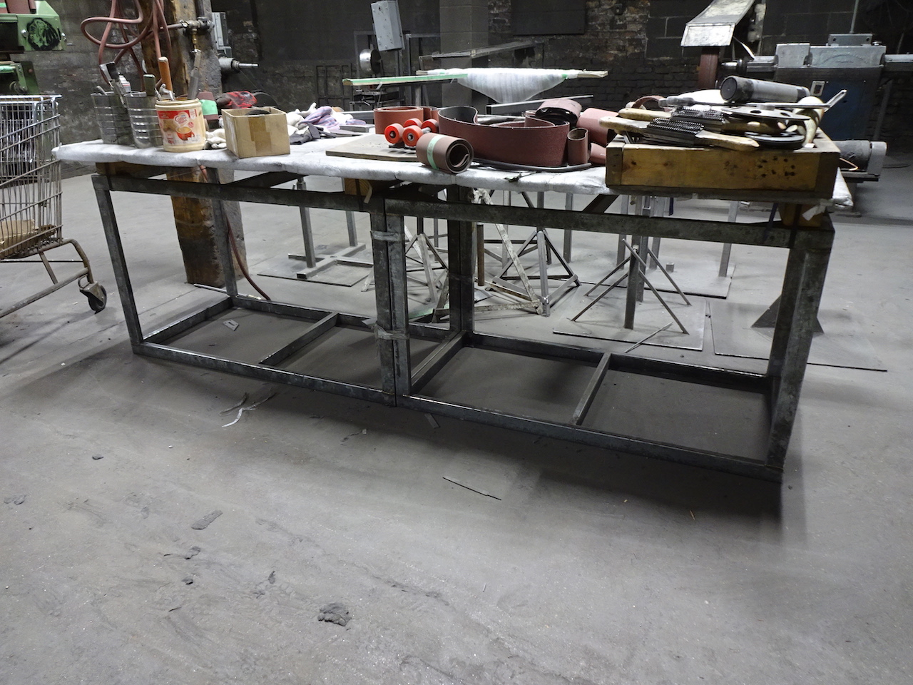 SHOP TABLE (NO CONTENTS)