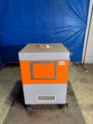 Kemper 6410014 Fume Extractor / Dust Collector. 115V/15amp, 700 CFM. Unit powers on.