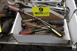 ASSORTED SCREWDRIVERS