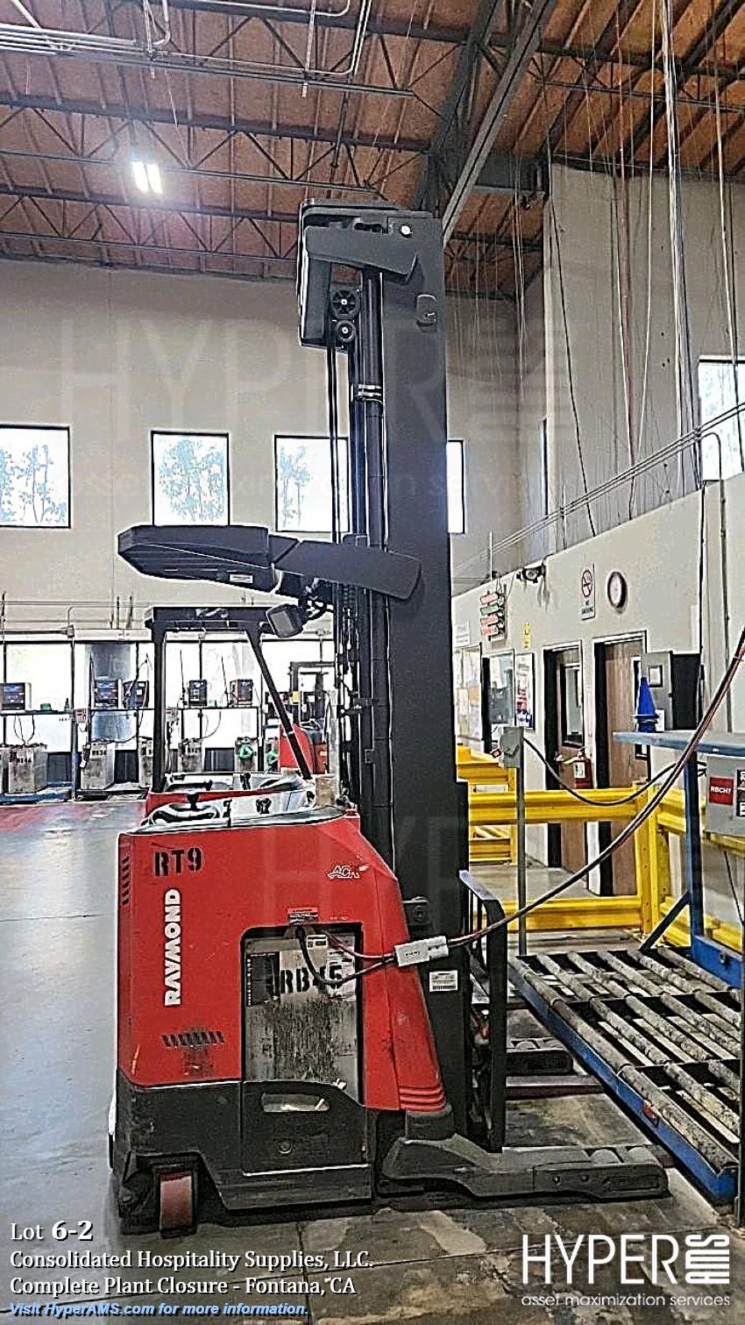 Raymond 750-R45TT Reach Truck Forklift, 4500 lbs load capacity, 11,502 ...
