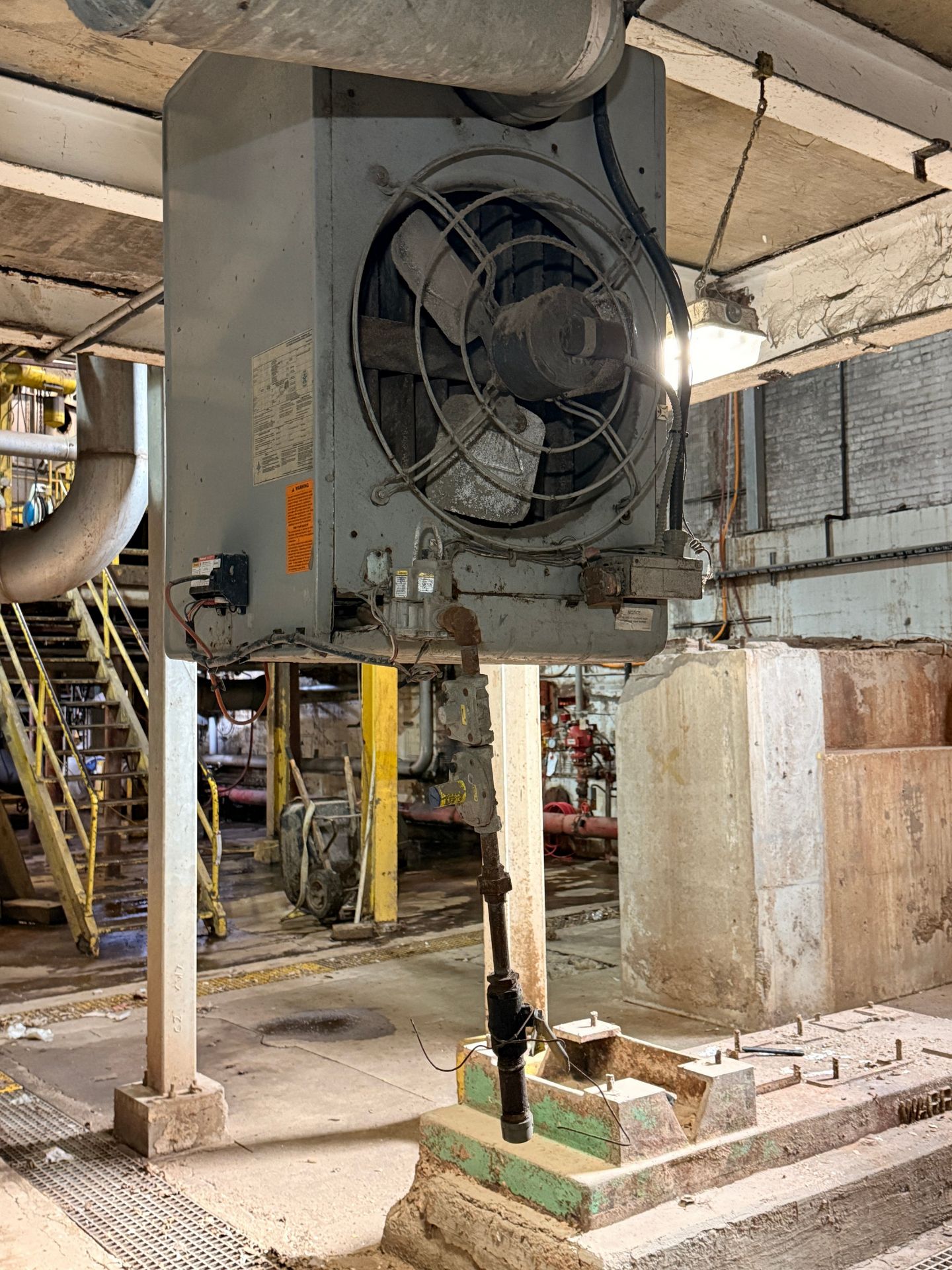 Modine Fan Array MODINE Industrial Heater 200000 (BTU) w/ Electric Fan 115 V, s/n. 300. ...
