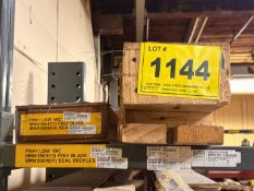 (1) JOHNSON 208'' Poly Blade w/ CRMC Insert, Capital part # 90182291 w/ (1) COLD-WATER seal Air Tube