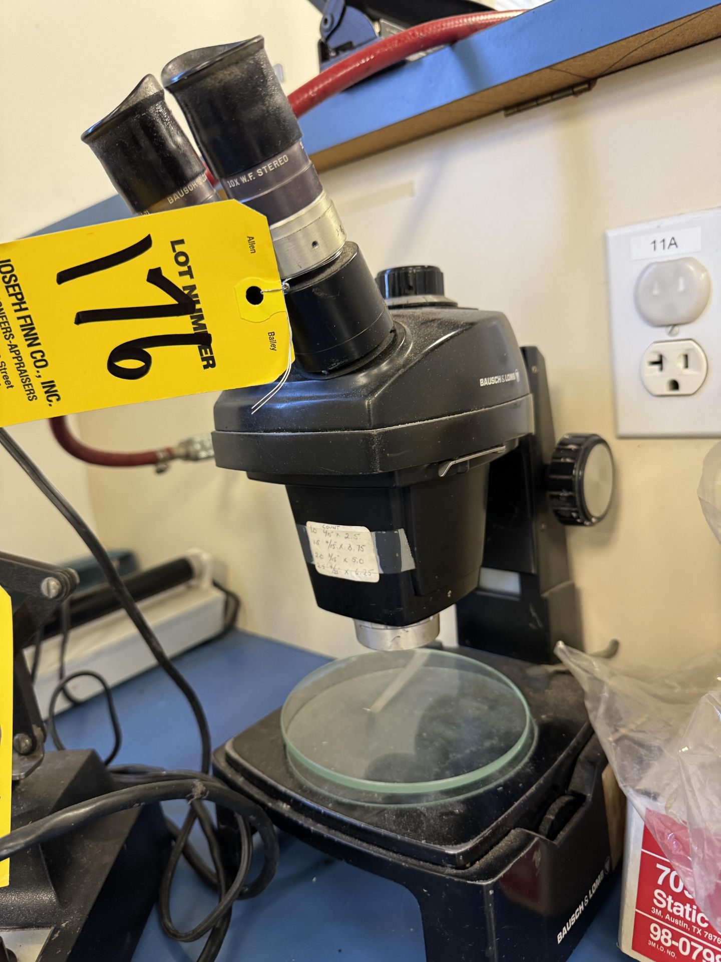 Bausch & Lamb Microscope w/ Lightsource and #709 Static Sensor