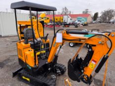 Future FT15 Mini Excavator w/ Mechanical Thumb