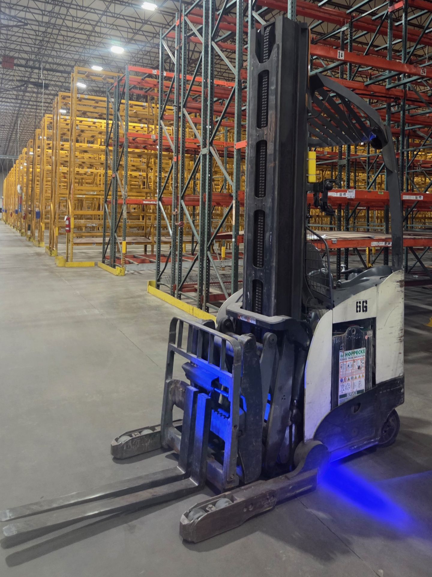 Crown Rmd Working Crown Reach Truck- Crown RMD 6025 Reach Truck, SN: 1A401834, Hours ...