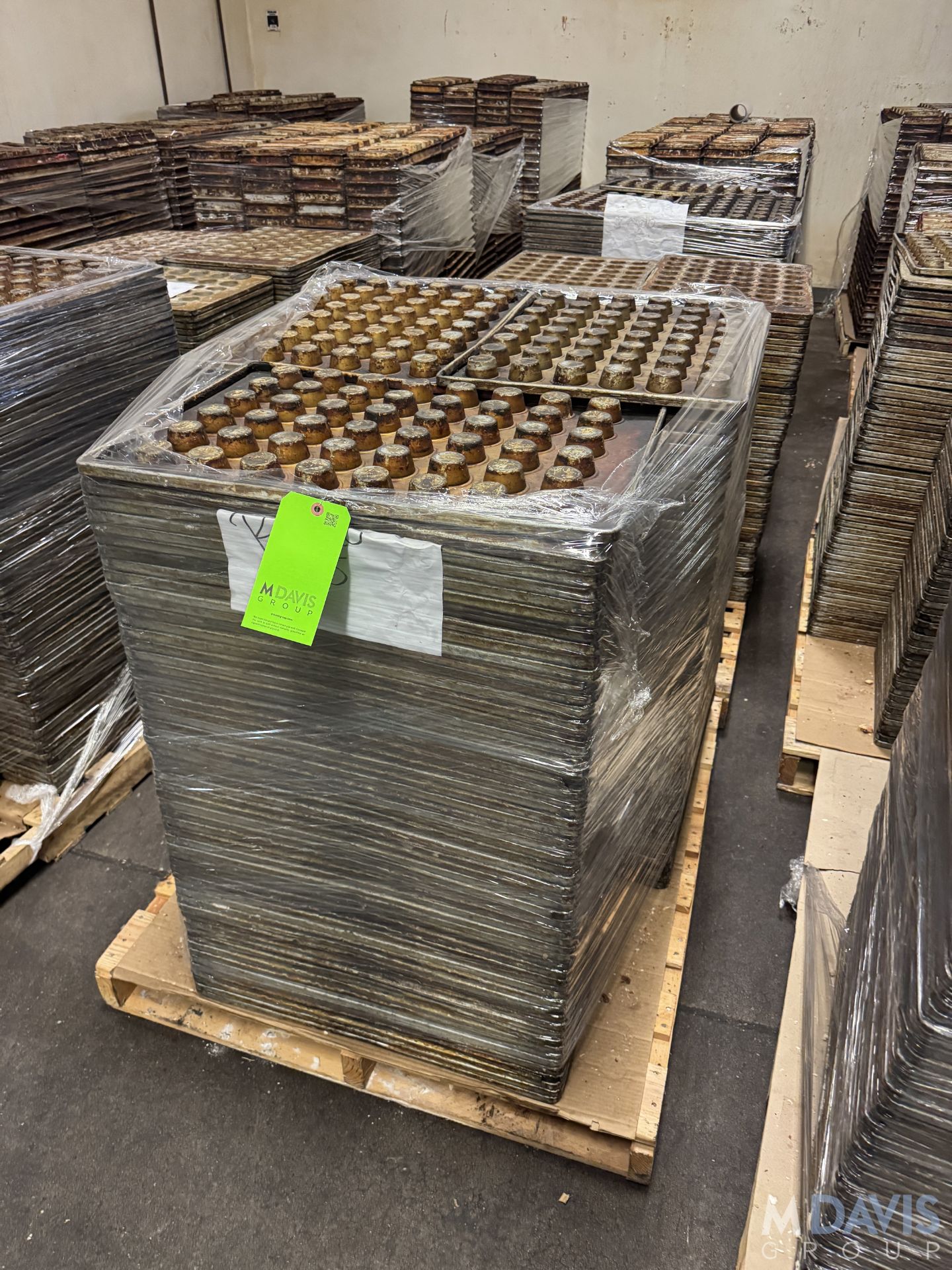 Pallet Rounded INCLUDES (3) PALLETS OF 8X6 ROUND MOLDS & (1) PALLET OF RECTANGLE LOAF ...