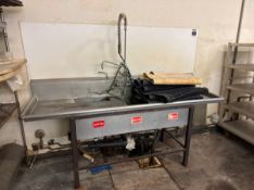 S/S TRIPLE BOWL SINK