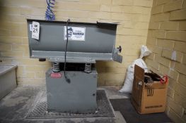 C&M TOPLINE MR.DEBURR DB300 TUMBLER, 3' VOLUME. 115 V, 3/4 HP, 60HZ, RPM 3450, SINGLE PHASE *WITH
