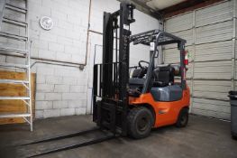TOYOTA FORKLIFT TRUCK, MODEL 7FGU15, S/N 60890, GAS, SIDE SHIFT, 3000 LB CAPACITY, SOLID TIRES, ***