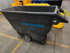 Rubbermaid Tilt Dump Hopper