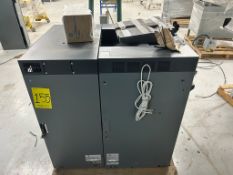 Tarima de Impresora, marca KONICA MINOLTA, Modelo: FS532, Modelo: RU510, Input 208-240VAC, Año de f