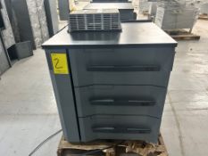 Tarima de Impresora, marca KONICA MINOLTA, Modelo: PF710, Input 208-240VAC, 12/10/502A; 50-60Hz.