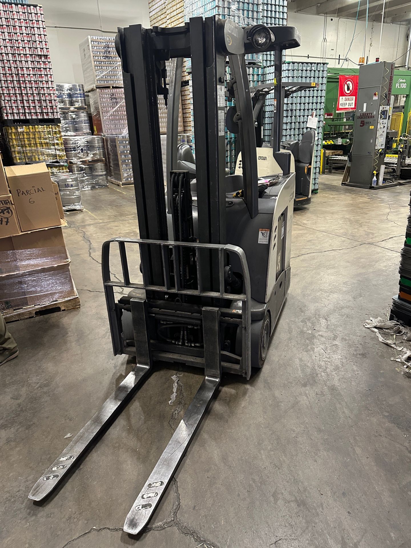Crown Stand-Up 36V Electric Forklift - Model RC5535-35, S/N 1A400770