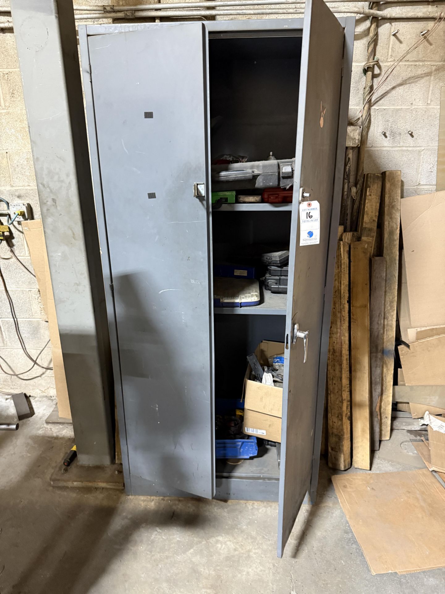 Metal Storage Cabinet w/Contents c/o: Torch Gauges, Flaring Tools ...