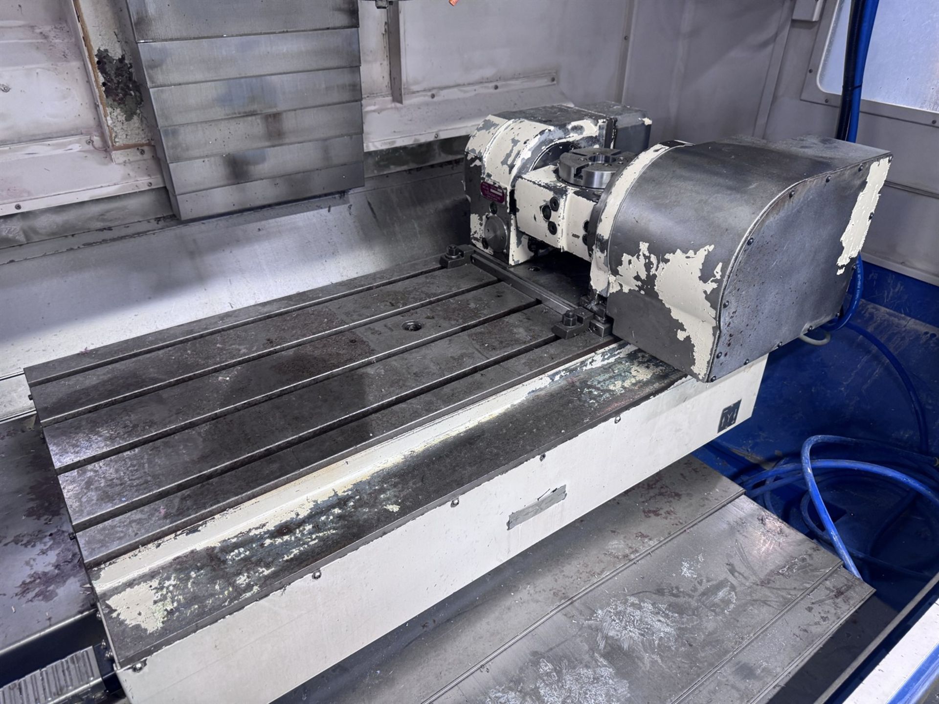 2003 DAEWOO DMV4020 4-Axis Vertical Machining Center, s/n AV5E1311, w/ Fanuc 21i-M Control, 19-3/ - Image 4 of 8