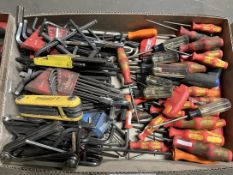 Lot Comprising Torx Drivers and Allen Wrenches