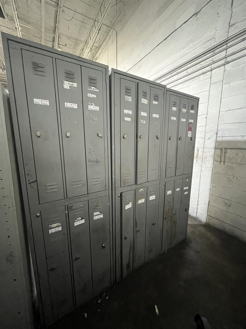 Lot of (5) Lockers