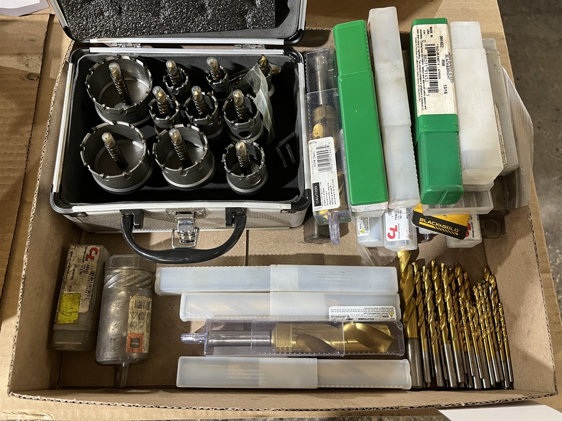 Lot Comprising Assorted Drills and Hole Saw Set