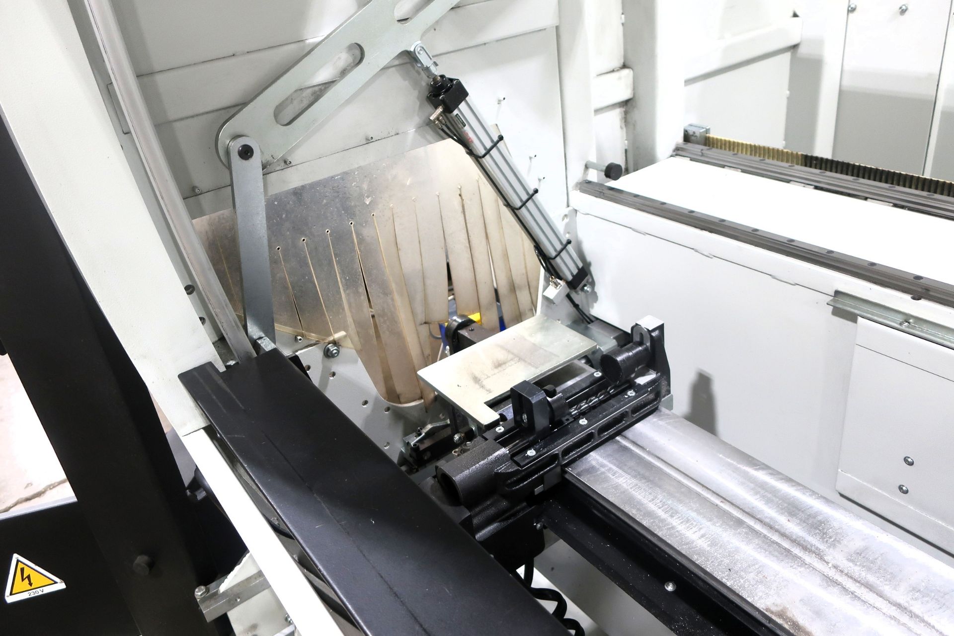 10' Fom Industrie Model Modus CNC 4-Axis Aluminum Profile Machining ...
