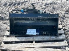 2025 32in. Hydraulic Tilting Mini Excavator Attachment