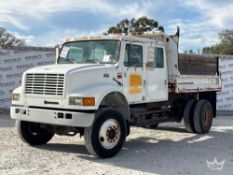 1997 International 4800 4WD S/A Dump Truck