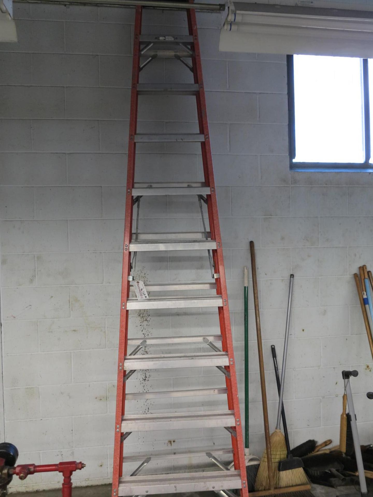 10' Ladder Location TriBro