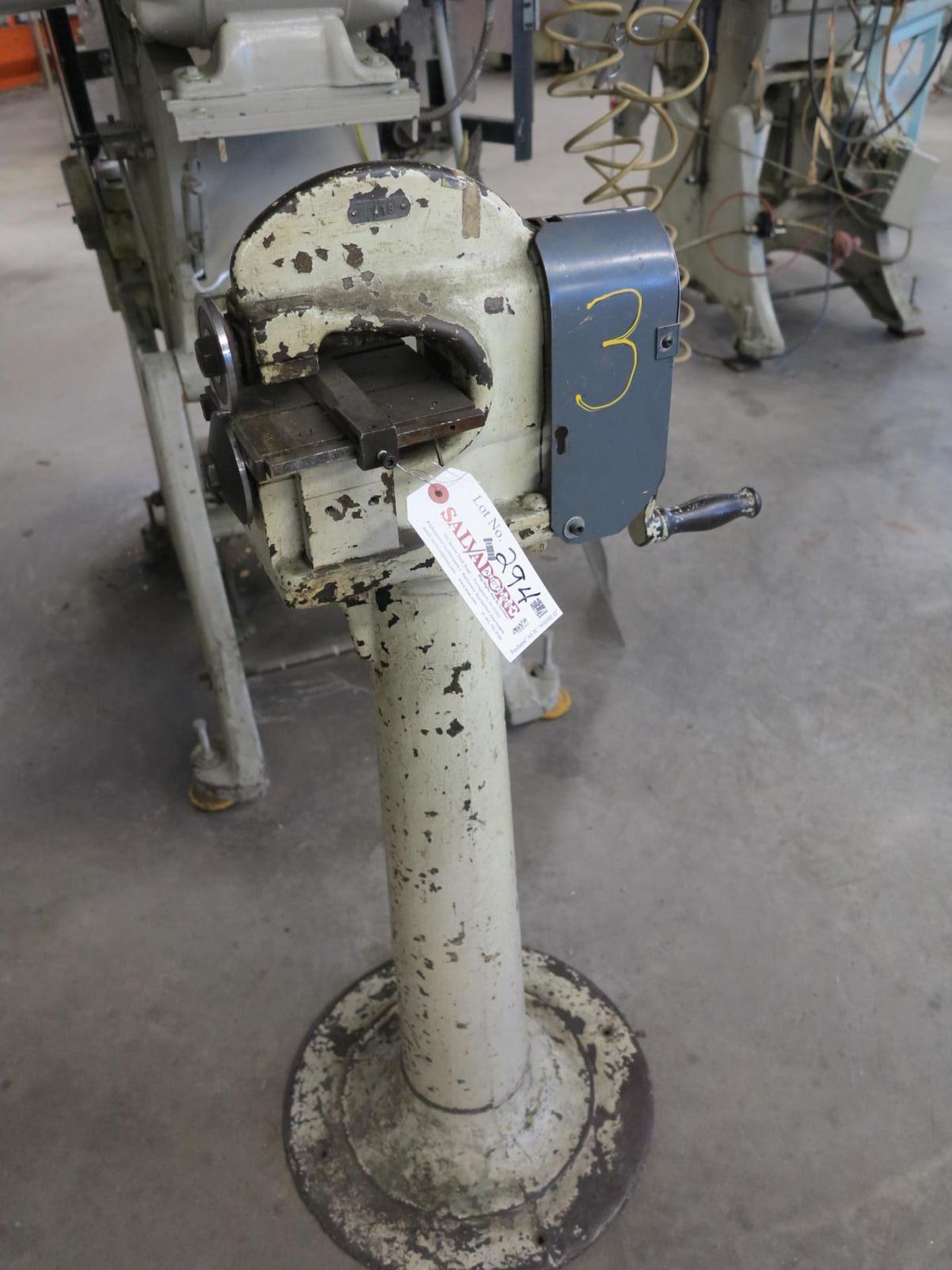 Hand Slitter Location TriBro