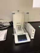 Mettler Toledo XSR105DU Analytical Balance