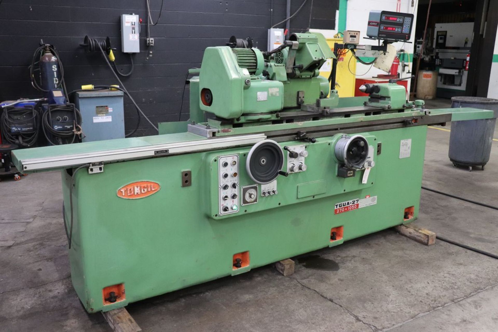 TONG IL TGUA-27 10.6? X 41.3? Universal Cylindrical Grinder w/ Acu-Rite ...