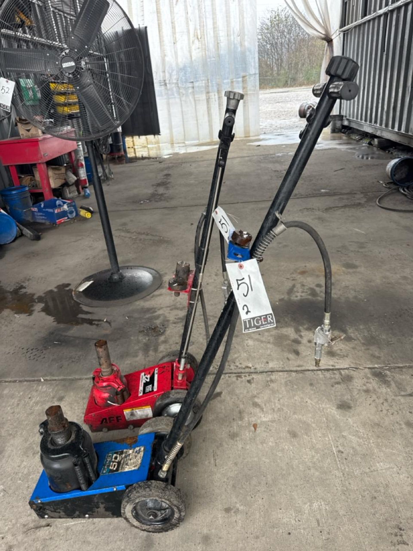 Axle Jack Rd Engineering Service Lot (2) Air Hydraulic Axle Jacks Consisting of AFF 20-Ton & 50-Ton