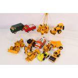 Joal - Tonka - Corgi - A group of unboxed vehicles including Cat Compactador 825B # 218,
