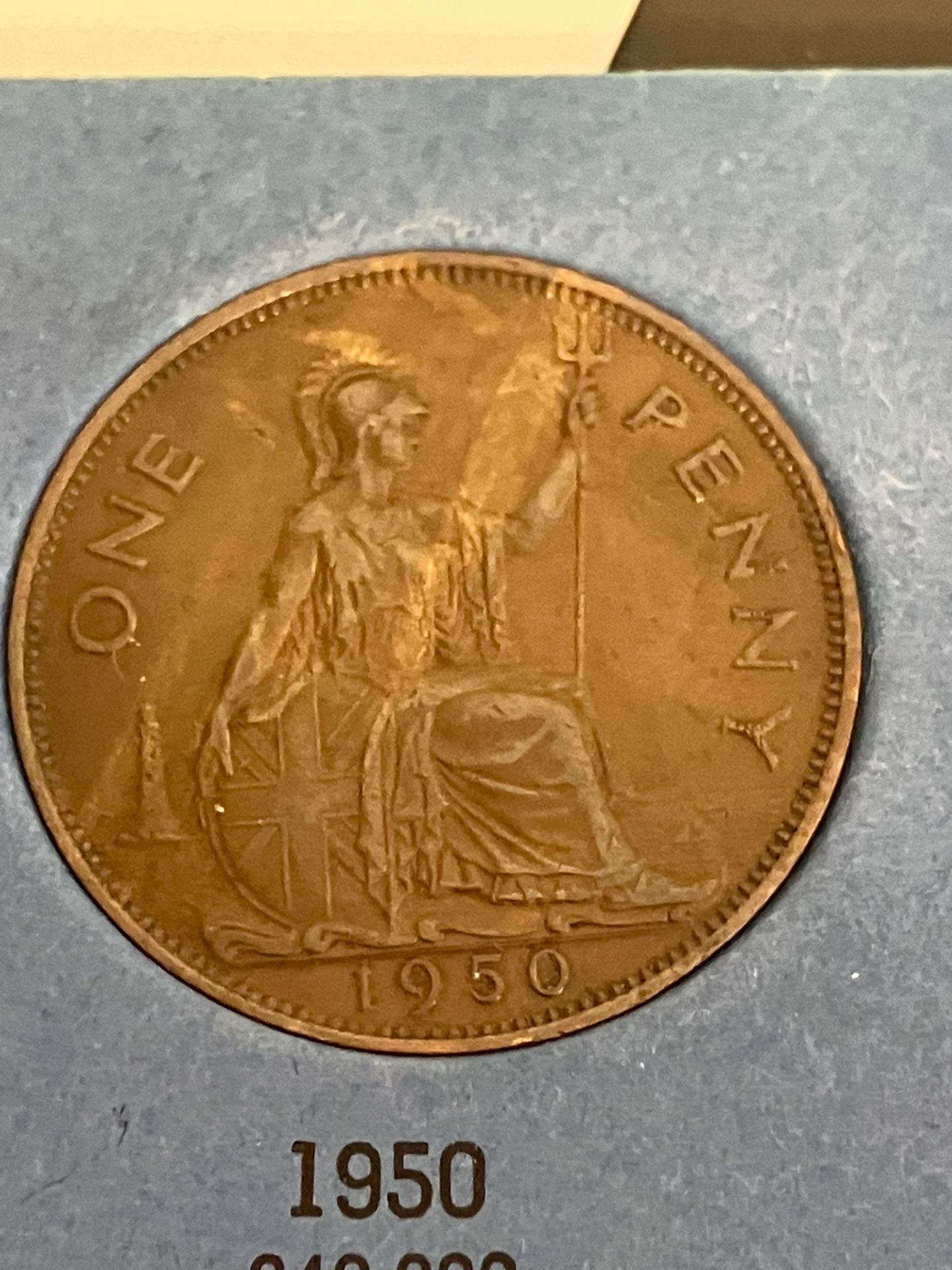 An album of GREAT BRITAIN PENNIES coins. 1930 to 1966. Completely full with no exceptions. Even - Image 3 of 5