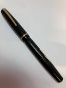 Vintage SUMMIT S160 FOUNTAIN PEN. Complete with 14 CARAT GOLD NIB. Finished in Black. Circa 1940.