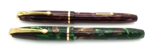 A Vintage Pair of Conway Stewart Fountain Pens in Original Box. 10.4cm Lengths. 14 Carat Gold Nibs.