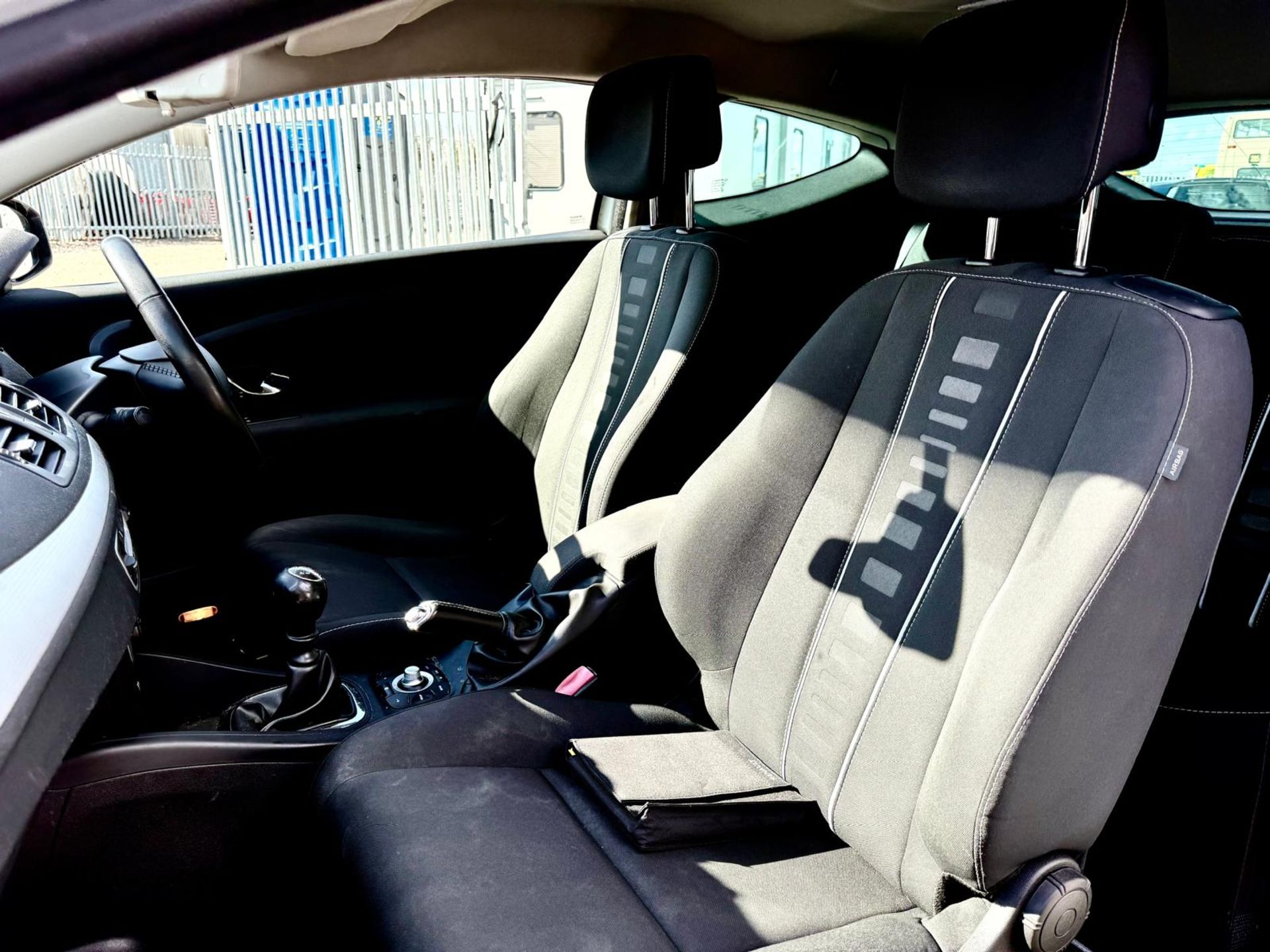 ** ON SALE ** RENAULT MEGANE 1.5 DCI 110 DYNAMIQUE TOM TOM COUPE 2014 (14) - Image 7 of 16