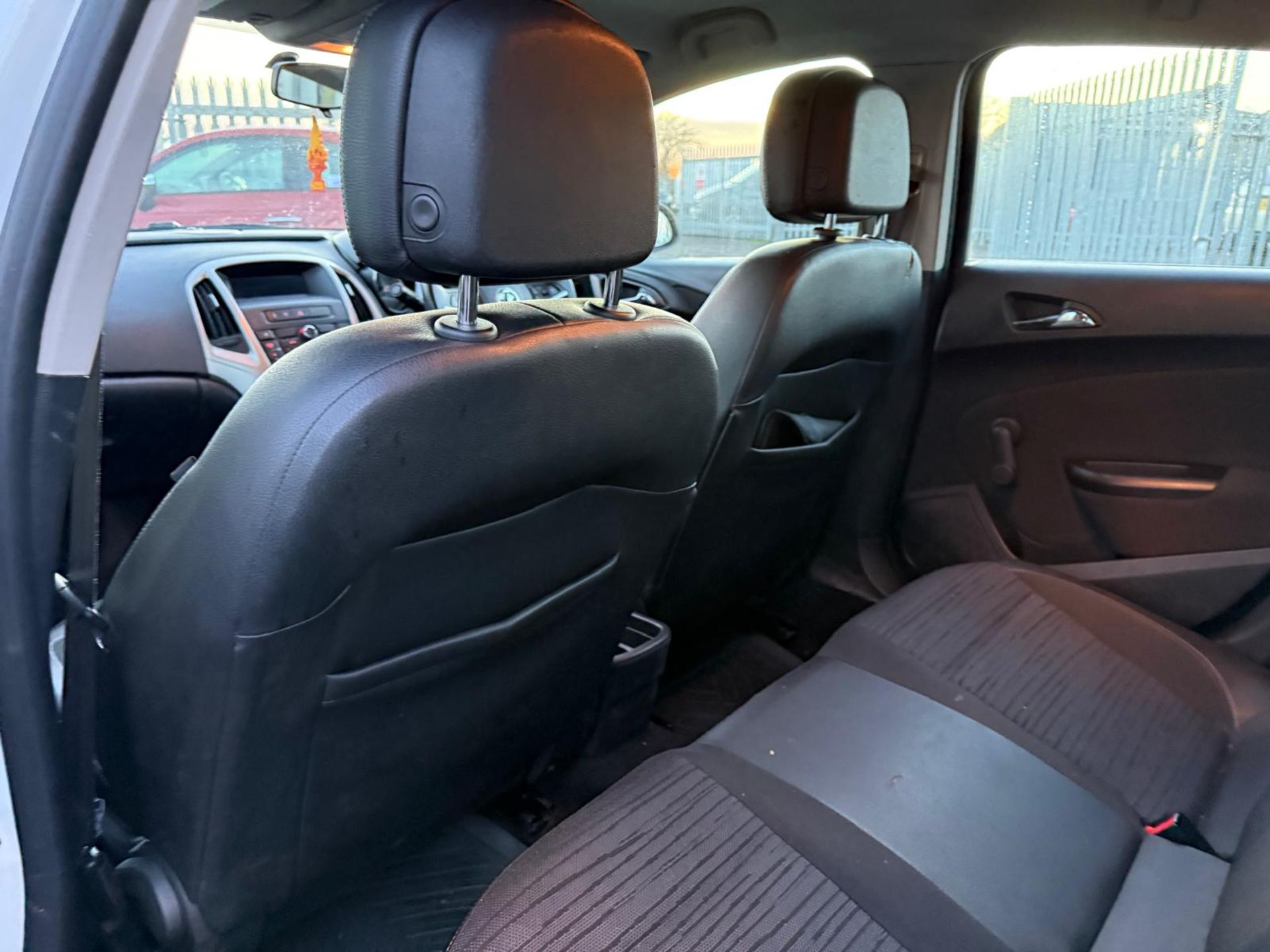 ** ON SALE ** VAUXHALL ASTRA 1.4 16V EXCITE HATCHBACK 2014 (14) - Image 16 of 18