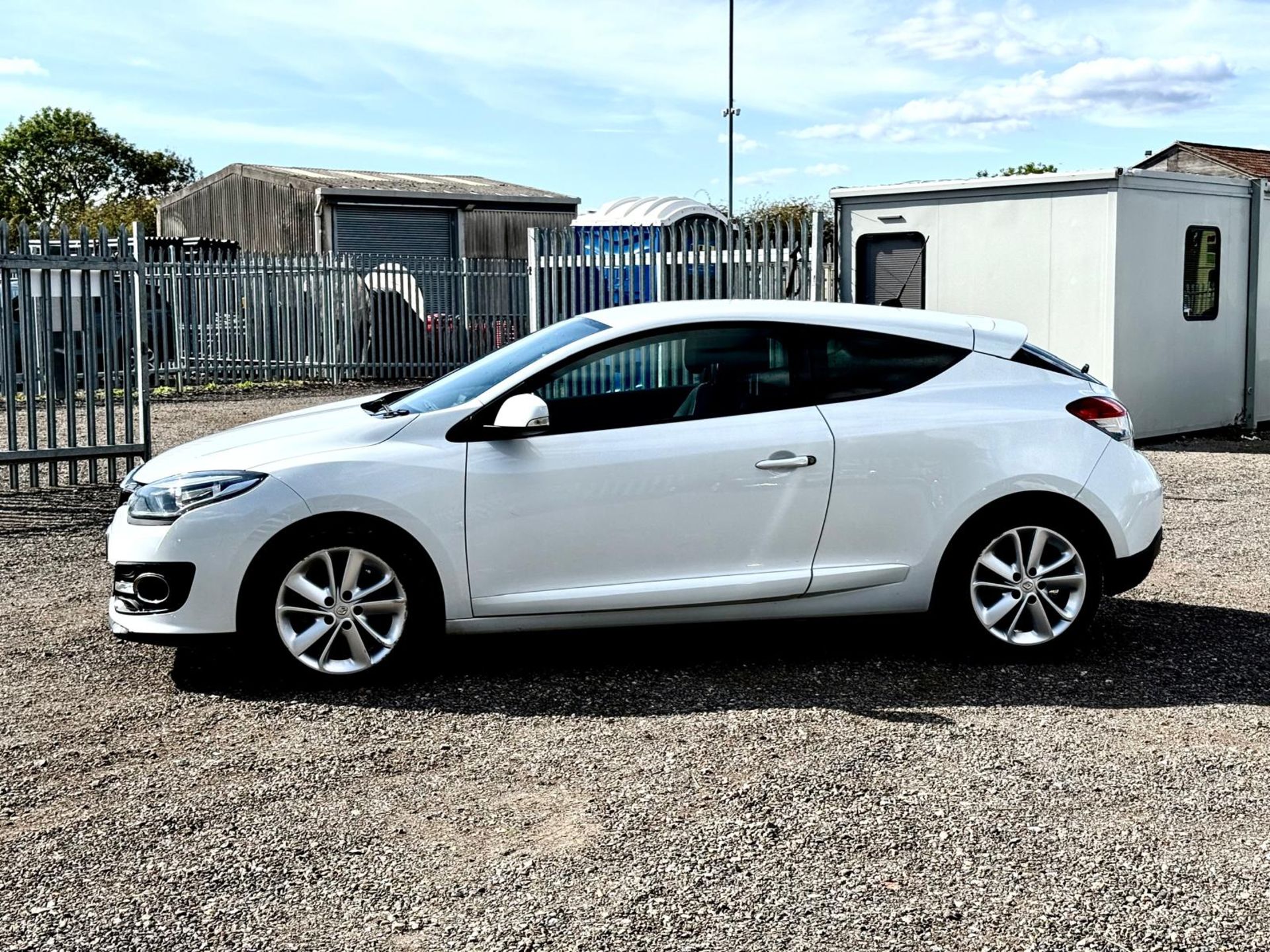 ** ON SALE ** RENAULT MEGANE 1.5 DCI 110 DYNAMIQUE TOM TOM COUPE 2014 (14) - Image 5 of 16