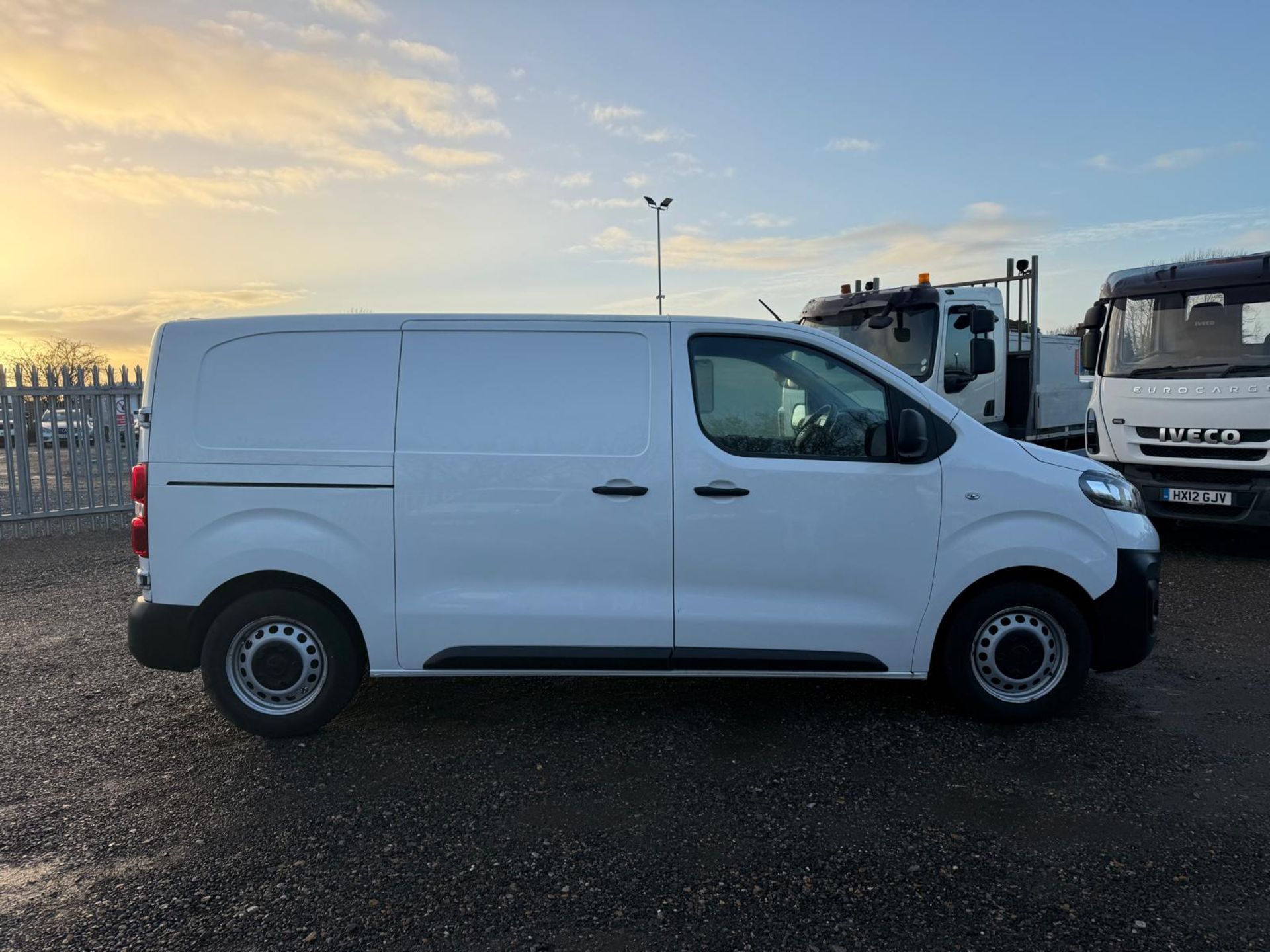 ** ON SALE ** VAUXHALL VIVARO DYNAMIC 1.5 BLUE INJECTION VAN 2021 (71) - Image 3 of 15