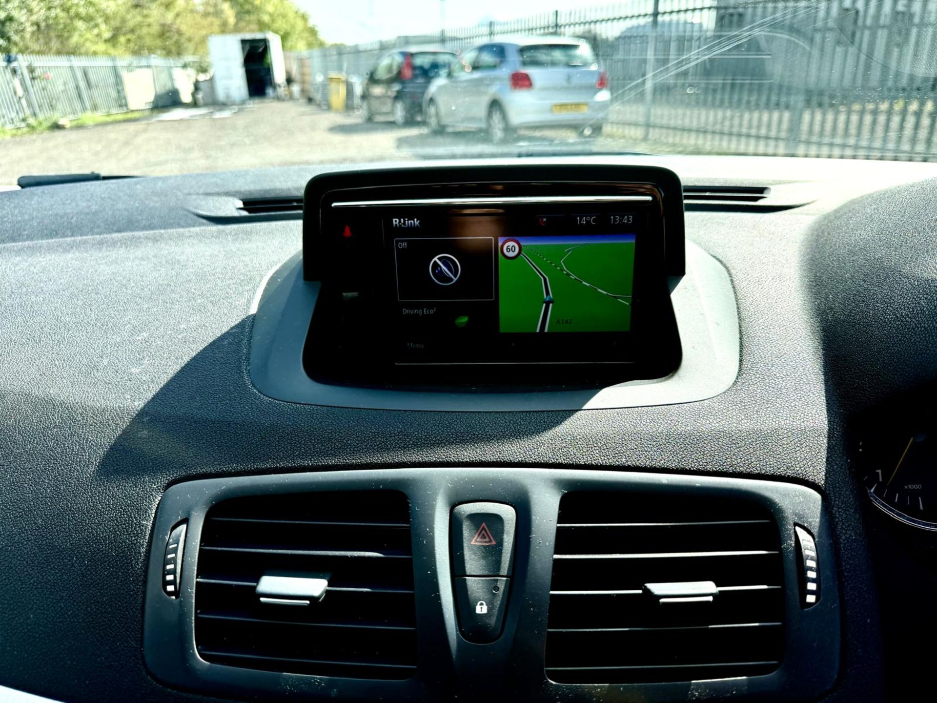 ** ON SALE ** RENAULT MEGANE 1.5 DCI 110 DYNAMIQUE TOM TOM COUPE 2014 (14) - Image 11 of 16