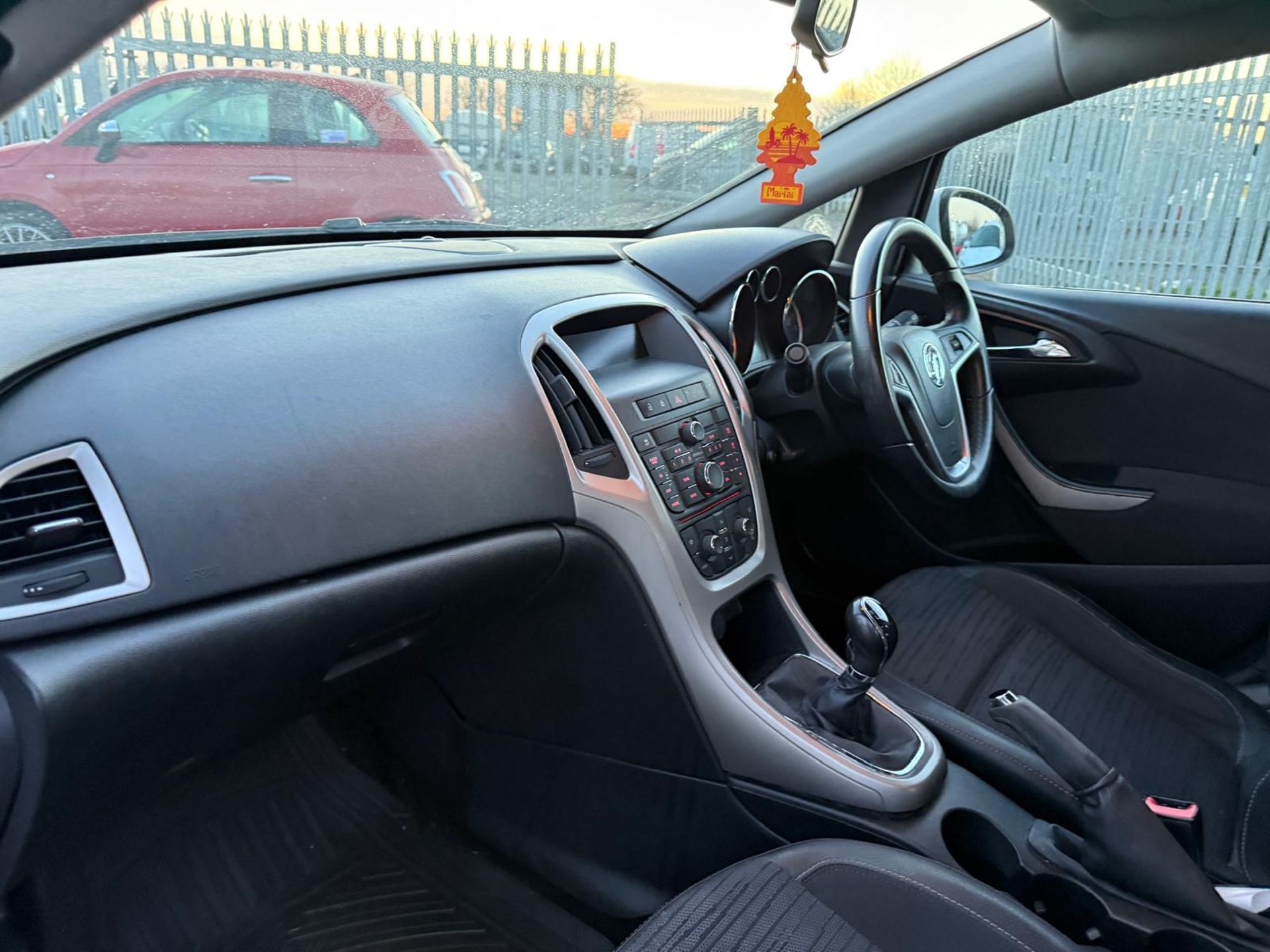 ** ON SALE ** VAUXHALL ASTRA 1.4 16V EXCITE HATCHBACK 2014 (14) - Image 9 of 18