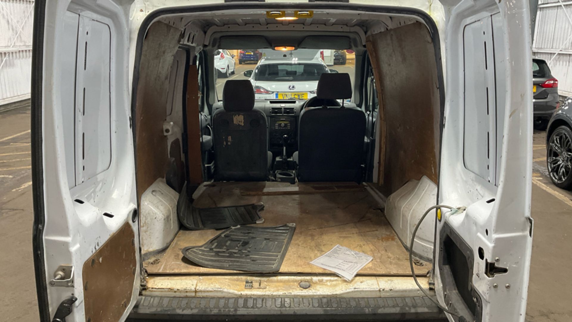 FORD TRANSIT CONNECT 1.8 TDCI 75 200 SWB VAN 2007 - Image 7 of 8