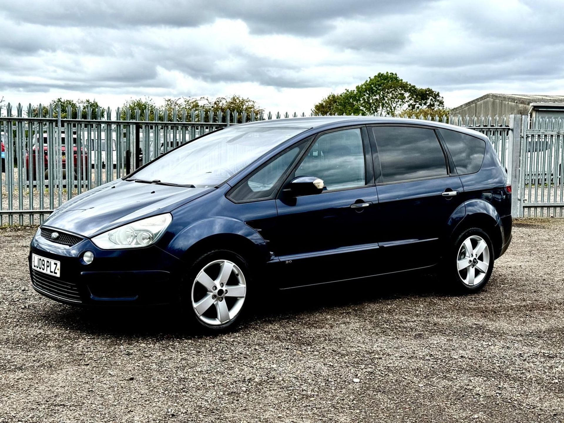 FORD S-MAX TITANIUM DIESEL 2.0 TDCI 143 MPV 7 SEATS 2009 (09) - Image 6 of 21