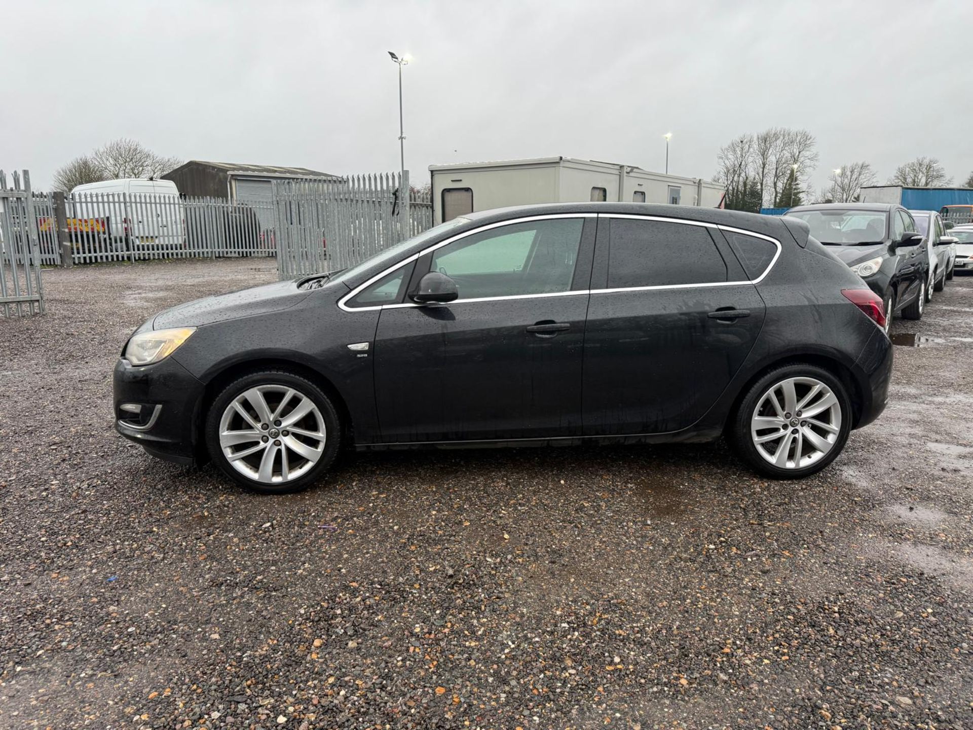 ** ON SALE ** VAUXHALL ASTRA 1.6 16V 115 SRI HATCHBACK 2014 (14) ULEZ COMPLIANT MOT JAN 2027 - Image 5 of 18