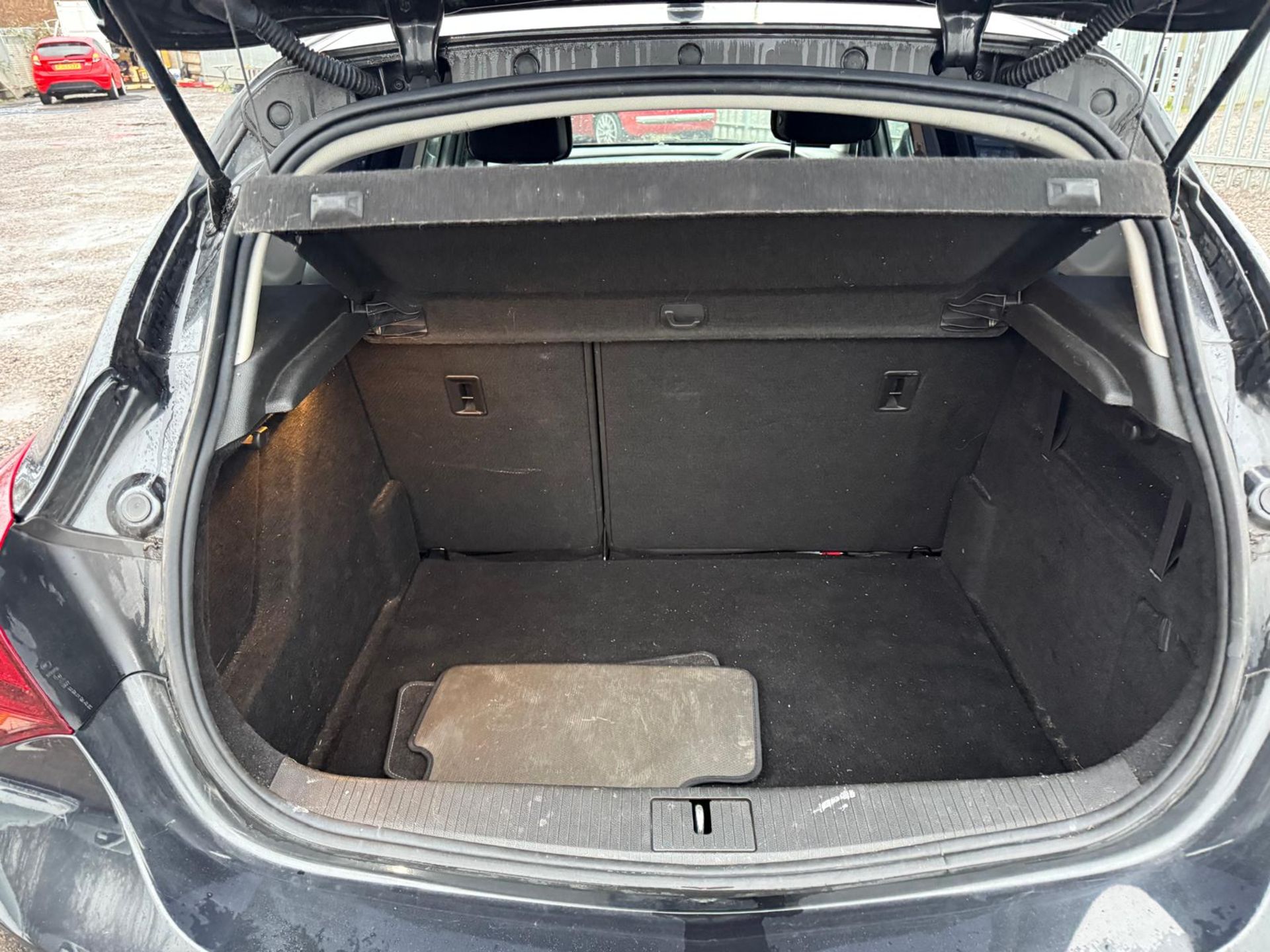 ** ON SALE ** VAUXHALL ASTRA 1.6 16V 115 SRI HATCHBACK 2014 (14) ULEZ COMPLIANT MOT JAN 2027 - Image 7 of 18