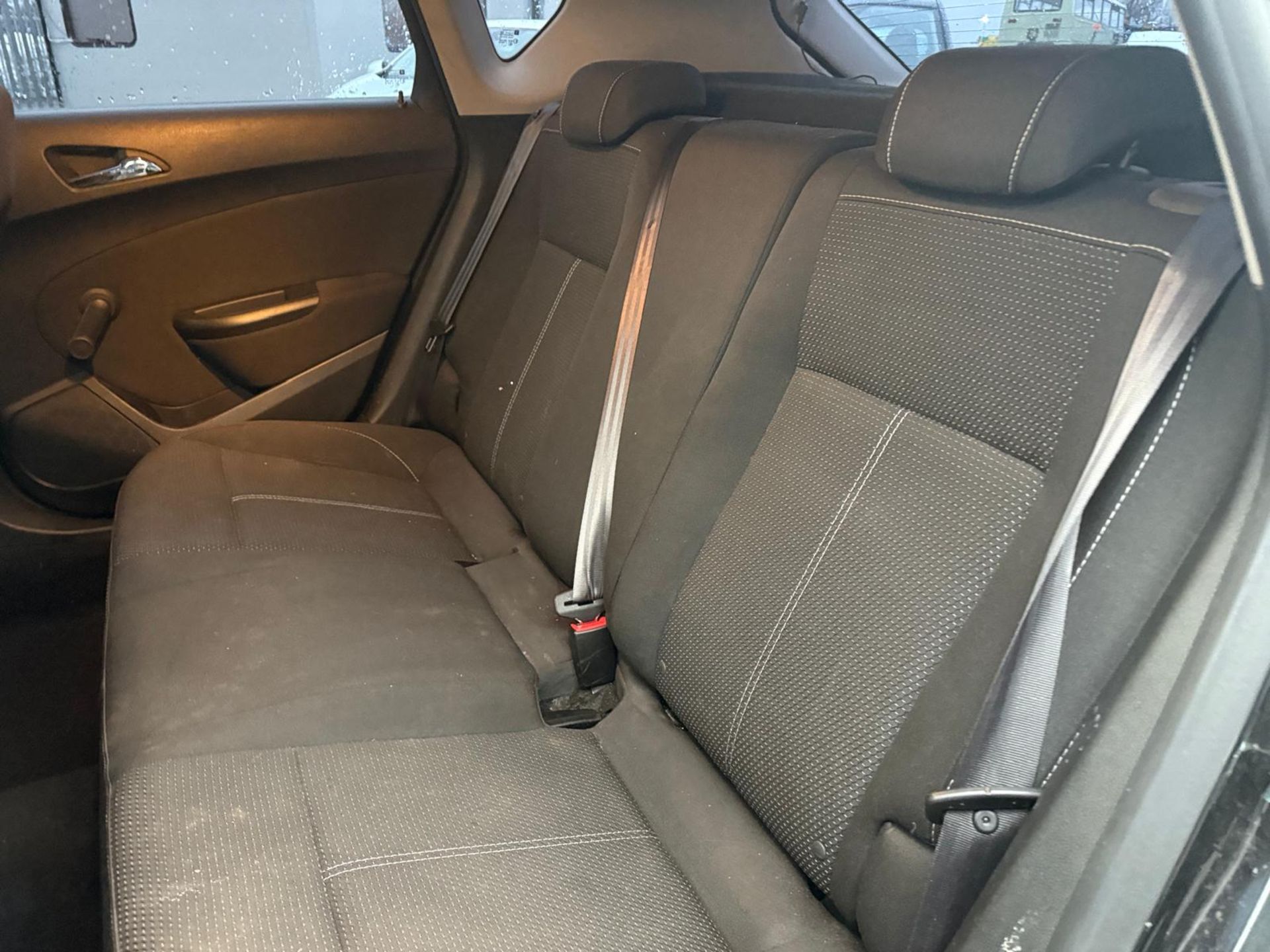 ** ON SALE ** VAUXHALL ASTRA 1.6 16V 115 SRI HATCHBACK 2014 (14) ULEZ COMPLIANT MOT JAN 2027 - Image 14 of 18